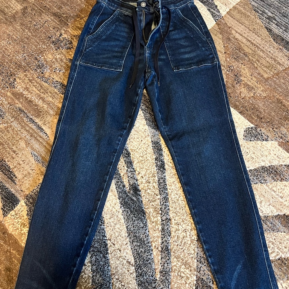 Judy Blue Blue Jeans - joggers with Straight Leg Fit and Zipper Fly